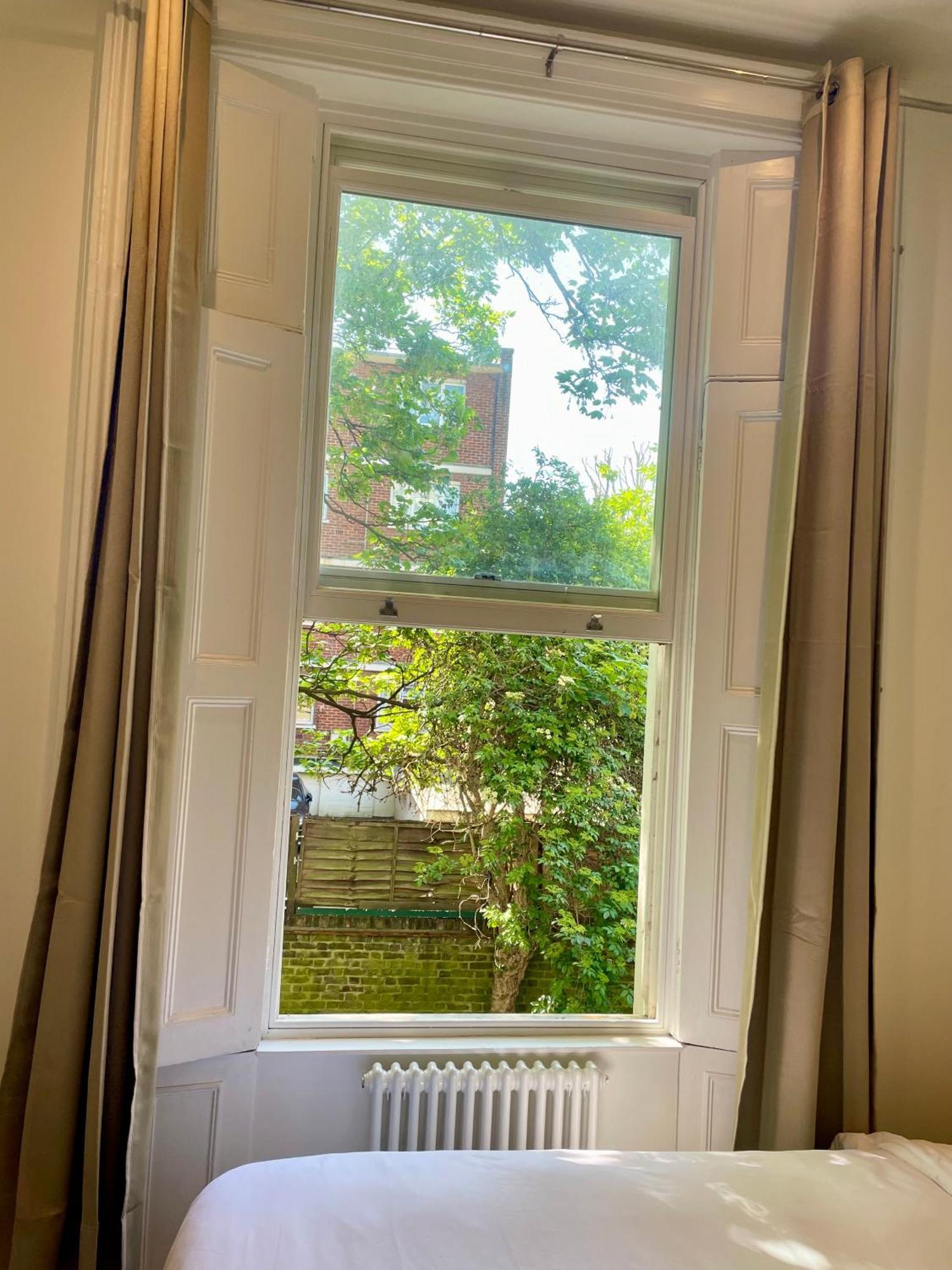 The Location! Holland Park Londres